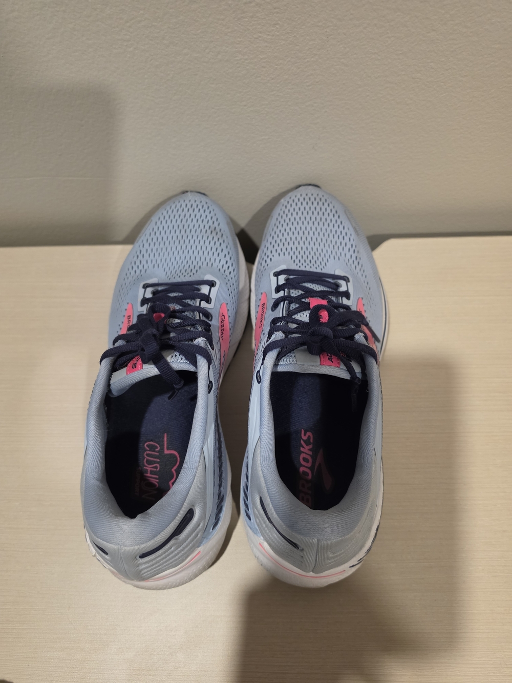 Brooks Women’s Adrenaline GTS 22 Running Shoes Grey Pink 11 - Picture 5 of 8